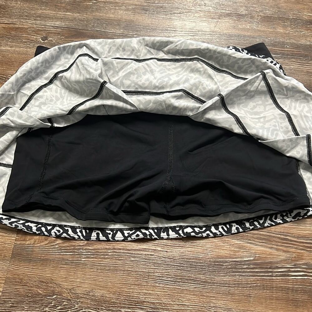 Lululemon pace rival skirt II brushed animal white black size 8*** rare*** - Picture 5 of 11